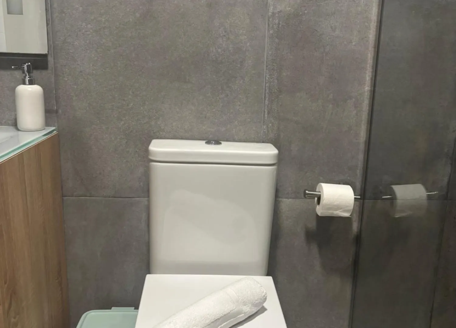 Hermoso Piso A 3 Min De La Estacion De Bus Y Tren Ave Malaga 0*,  Spain