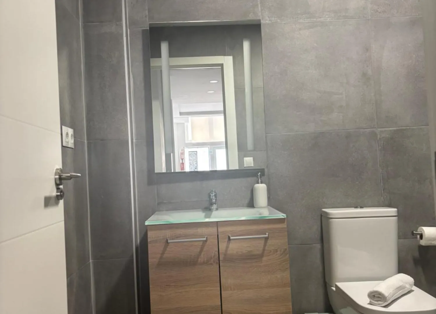Apartment Hermoso Piso A 3 Min De La Estacion De Bus Y Tren Ave Malaga